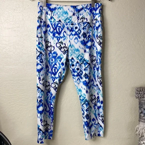 Cali Active Leggings w meadow pockets and inside hidden pocket - Picture 1 of 6